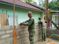 Satu Persatu Batako Terpasang di Sasaran RTLH TMMD Reguler ke-128