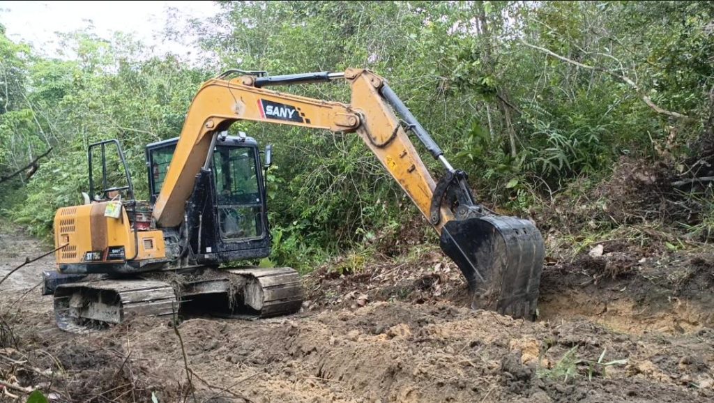 Demi Memperlancar Pekerjaan, Alat Berat Ikut Diturunkan