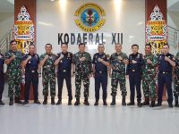 Perkuat Sinergi Pengawasan Maritim, Kodaeral XII Terima Kunjungan Kakanwil Bea Cukai Kalbar