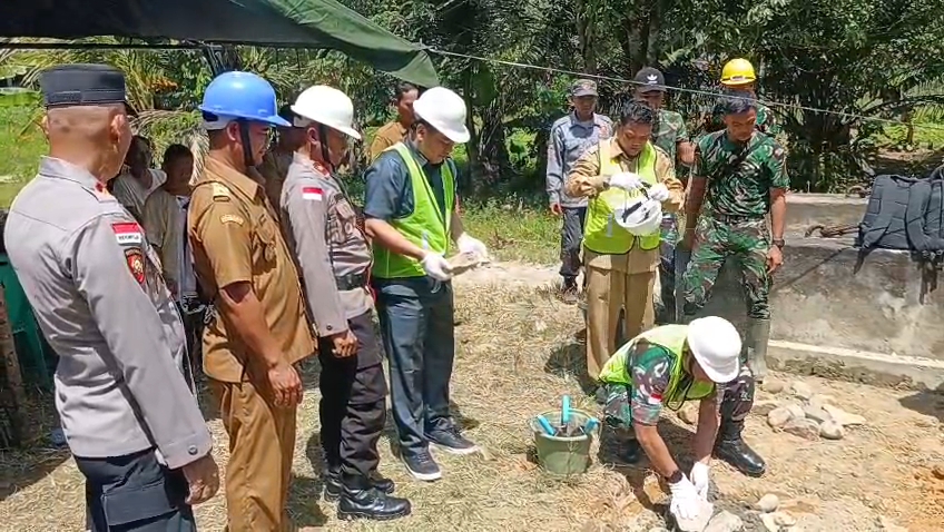 Laksanakan Zoom Ground Breaking, Dandim 1209/Bengkayang Letakkan Batu Pertama Jembatan Garuda
