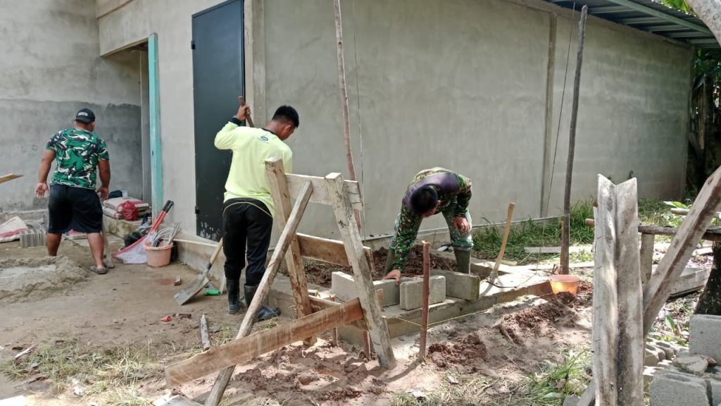 Dimulai dari Lingkungan Gereja, TMMD Bangun MCK Pertama untuk Dukung Sanitasi Warga