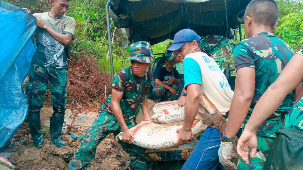 Ketua RT Dusun Kumpang Turut Aktif dalam Kegiatan Rabat Beton