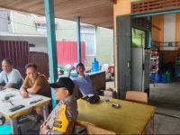 Warga Tersenyum Bahagia, Kehadiran Bhabinkamtibmas Ciptakan Suasana Hangat di Warung