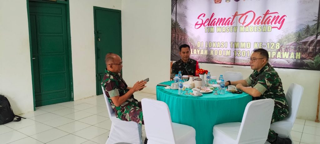 Pasiter Kodim 1201/Mempawah Sambut Kunjungan Tim Wasev Itdam XII/Tpr di Lokasi TMMD