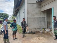Akhir Pekan yang Berbeda, Kadis Sos Mempawah Saksikan Dedikasi Tanpa Henti Satgas TMMD