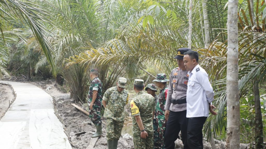 Desa Sepang Jadi Sorotan, Kades Bangga Tim Wasev Mabesad Turun Langsung ke Lokasi TMMD