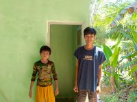 Anak-anak Pak Acan Bahagia Akhirnya Mereka Mempunyai MCK yang Layak