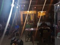Saat Malam Tiba, Secangkir Kopi Jadi Perekat Kebersamaan Satgas dan Warga Sepang