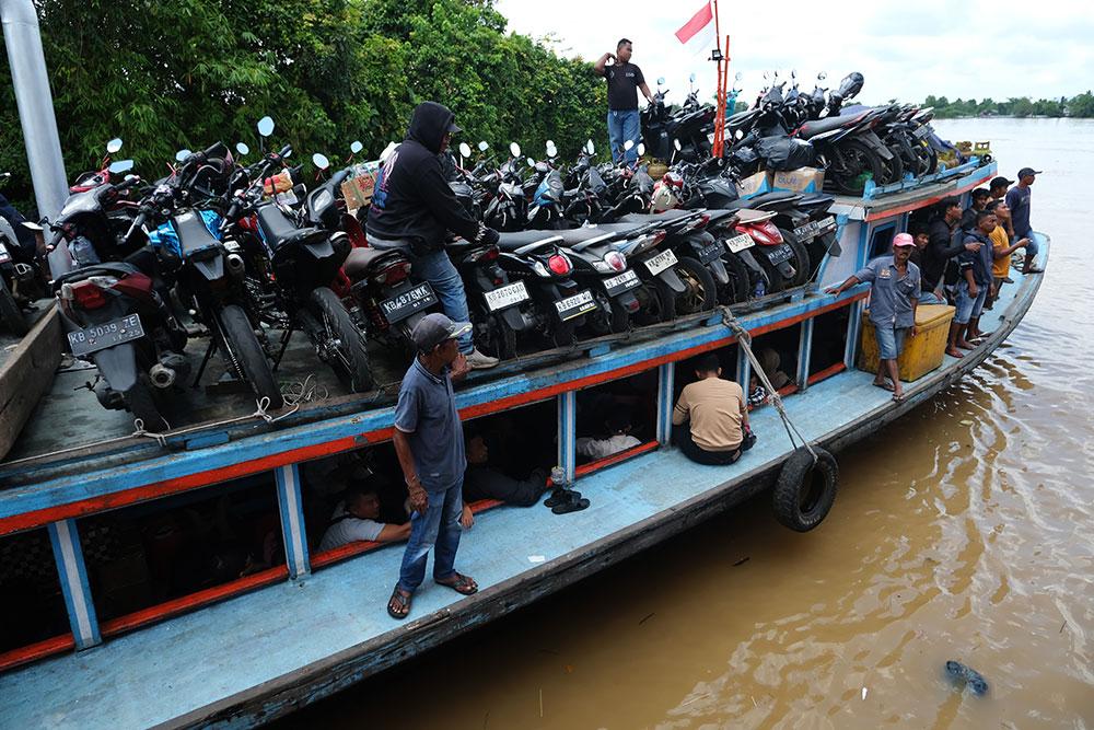 Transportasi Sungai Rasau Jaya–Padang Tikar Berhenti Beroperasi Akibat Krisis Solar