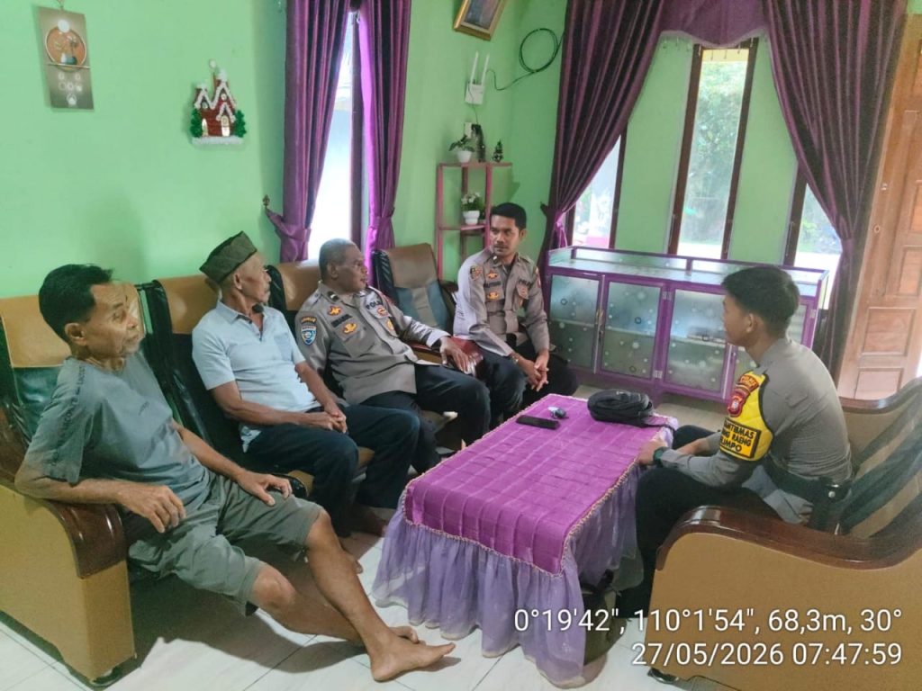 <h4><a href='https://postkotapontianak.com/sambangi-rumah-warga-anggota-subsektor-jelimpo-polsek-ngabang-perkuat-sinergi-dan-pesan-kamtibmas/' title='Sambangi Rumah Warga, Anggota Subsektor Jelimpo Polsek Ngabang Perkuat Sinergi dan Pesan Kamtibmas'>Sambangi Rumah Warga, Anggota Subsektor Jelimpo Polsek Ngabang Perkuat Sinergi dan Pesan Kamtibmas</a></h4>