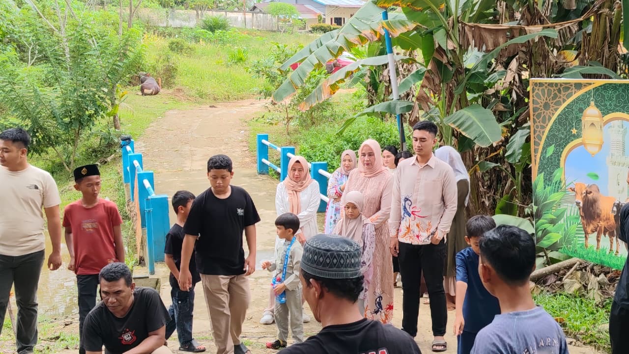 Polres Landak Gelar Shalat Idul Adha dan Penyembelihan Hewan Qurban, Salurkan Daging untuk Kaum Duafa