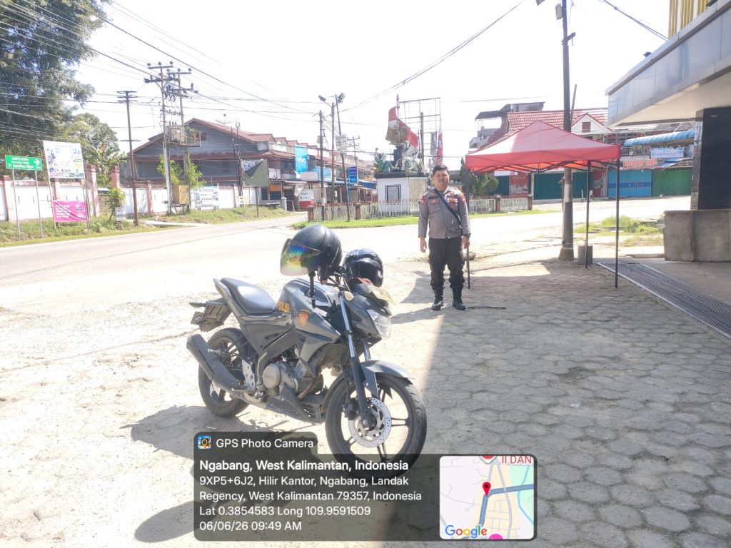 <h4><a href='https://postkotapontianak.com/saat-balala-berlangsung-polisi-keliling-ngabang-pastikan-situasi-tetap-kondusif/' title='Saat Balala Berlangsung, Polisi Keliling Ngabang Pastikan Situasi Tetap Kondusif'>Saat Balala Berlangsung, Polisi Keliling Ngabang Pastikan Situasi Tetap Kondusif</a></h4>