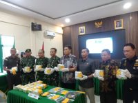 Modus Jalur Tikus Gagal Total: Satgas Pamtas Kostrad Sita 21,4 Kg Sabu dari Warga Malaysia di Entikong