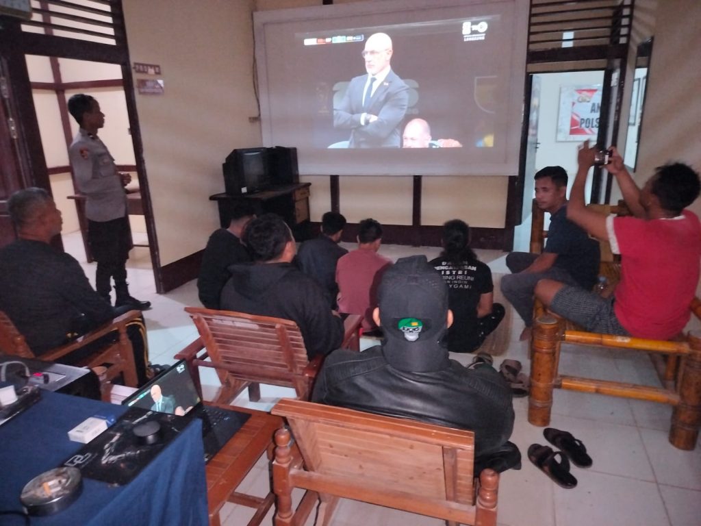 <h4><a href='https://postkotapontianak.com/pererat-solidaritas-lewat-sepak-bola-polsek-air-besar-gelar-nobar-piala-dunia-bersama-forkopimcam/' title='Pererat Solidaritas Lewat Sepak Bola, Polsek Air Besar Gelar Nobar Piala Dunia Bersama Forkopimcam'>Pererat Solidaritas Lewat Sepak Bola, Polsek Air Besar Gelar Nobar Piala Dunia Bersama Forkopimcam</a></h4>