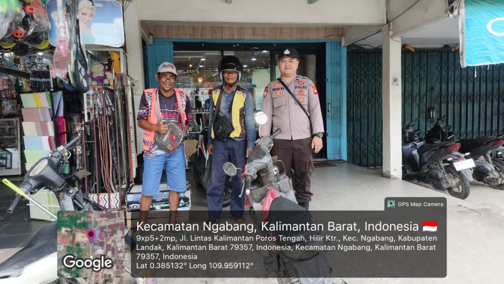 <h4><a href='https://postkotapontianak.com/bangun-kedekatan-dengan-masyarakat-personel-polsek-ngabang-sambangi-tukang-ojek-dan-parkir-saat-patroli-siang/' title='Bangun Kedekatan dengan Masyarakat, Personel Polsek Ngabang Sambangi Tukang Ojek dan Parkir Saat Patroli Siang'>Bangun Kedekatan dengan Masyarakat, Personel Polsek Ngabang Sambangi Tukang Ojek dan Parkir Saat Patroli Siang</a></h4>