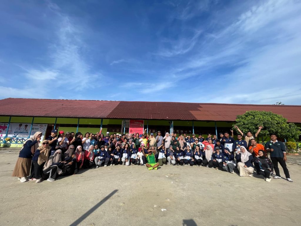 <h4><a href='https://postkotapontianak.com/sinergi-tni-dan-mahasiswa-dalam-germas-wujudkan-masyarakat-sehat-dan-produktif-mempawah-babinsa-koramil-1201-02-sungai-pinyuh-sertu-kusmantoro-mengikuti-kegiatan-gerakan-masyarakat-hidup/' title='Sinergi TNI dan Mahasiswa dalam GERMAS, Wujudkan Masyarakat Sehat dan Produktif'>Sinergi TNI dan Mahasiswa dalam GERMAS, Wujudkan Masyarakat Sehat dan Produktif</a></h4>