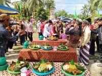 Semarak Sedekah Bumi Desa Sejegi, Danramil 1201-03/Mempawah Hilir Hadir Bersama Masyarakat