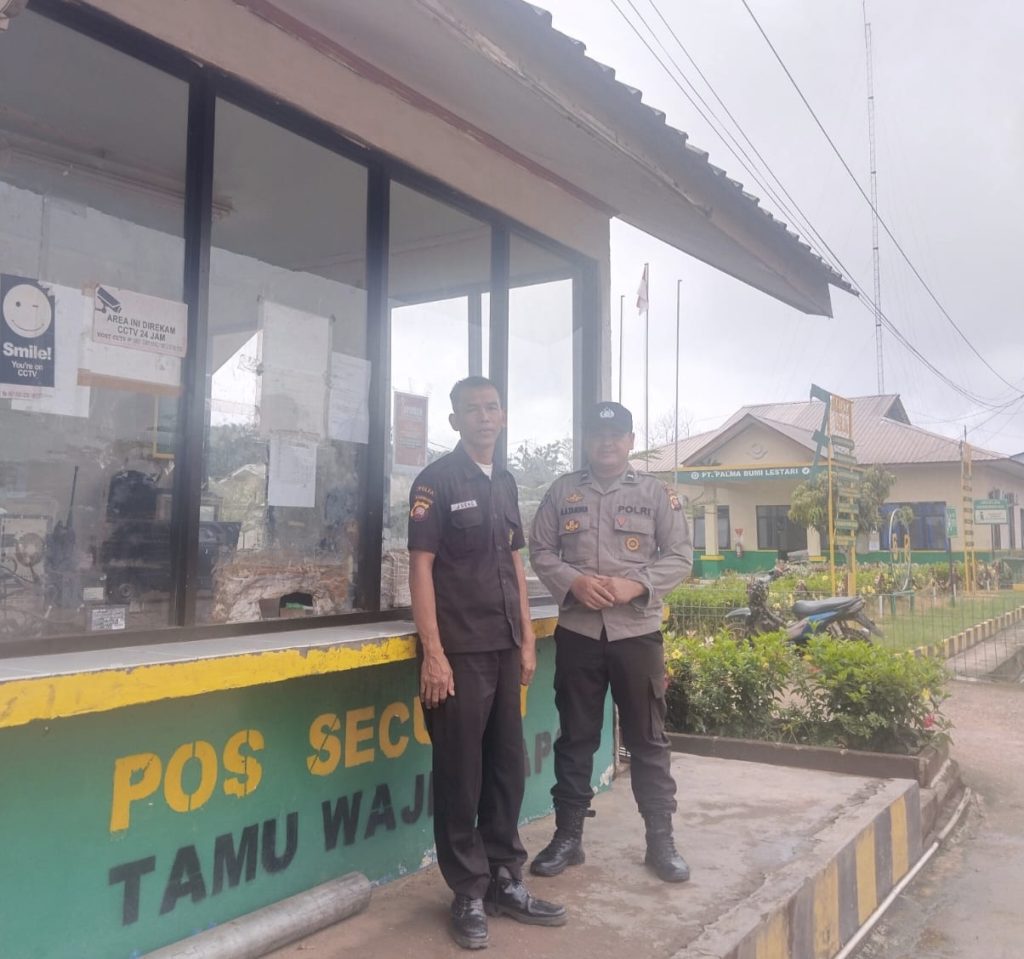 <h4><a href='https://postkotapontianak.com/jalin-silaturahmi-dan-sinergitas-polisi-sambangi-satpam-pt-pbl-ngabang/' title='Jalin Silaturahmi dan Sinergitas, Polisi Sambangi Satpam PT PBL Ngabang'>Jalin Silaturahmi dan Sinergitas, Polisi Sambangi Satpam PT PBL Ngabang</a></h4>