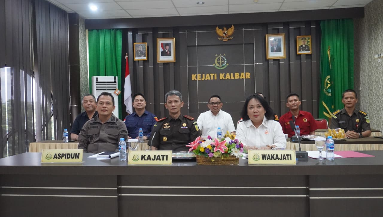 KEJATI KALBAR HADIRKAN KEADILAN YANG HUMANIS, CEPAT, DAN BERKEPASTIAN HUKUM