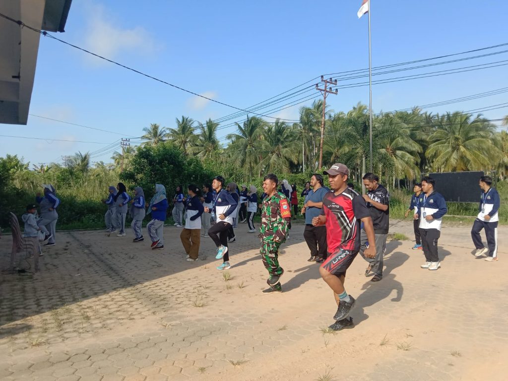 <h4><a href='https://postkotapontianak.com/babinsa-koramil-1201-03-mempawah-hilir-perkuat-sinergi-bersama-perangkat-desa-lewat-senam-sehat/' title='Babinsa Koramil 1201-03/Mempawah Hilir Perkuat Sinergi Bersama Perangkat Desa Lewat Senam Sehat'>Babinsa Koramil 1201-03/Mempawah Hilir Perkuat Sinergi Bersama Perangkat Desa Lewat Senam Sehat</a></h4>