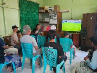 Satukan Kebersamaan Lewat Sepak Bola, Koramil 1201-02/Sungai Pinyuh Gelar Nobar Piala Dunia