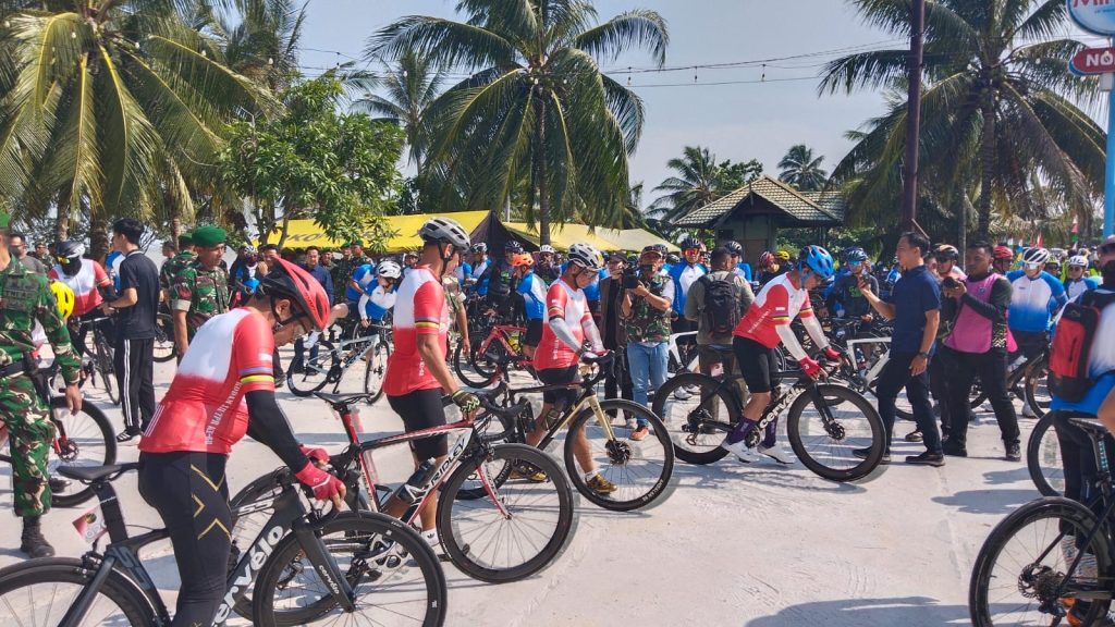 <h4><a href='https://postkotapontianak.com/wakasad-transit-di-mempawah-kodim-1201-mempawah-sambut-rombongan-gowes-kodam-xii-tpr-sekaligus-salurkan-bansos-untuk-warga/' title='Wakasad Transit di Mempawah, Kodim 1201/Mempawah Sambut Rombongan Gowes Kodam XII/Tpr Sekaligus Salurkan Bansos untuk Warga'>Wakasad Transit di Mempawah, Kodim 1201/Mempawah Sambut Rombongan Gowes Kodam XII/Tpr Sekaligus Salurkan Bansos untuk Warga</a></h4>