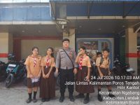 Stop Bullying! Begini Cara Humanis Polisi Saat Menyapa Pelajar di Tengah Patroli Siang