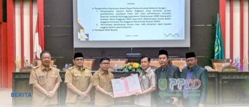 <h4><a href='https://postkotapontianak.com/sambas-bupati-sambas-h-satono-s-sos-i-m-h-menyampaikan-pendapat-akhir-terhadap-rancangan-peraturan-daerah-raperda-tentang-pertanggungjawaban-pelaksanaan-anggaran-pendapatan-dan-belan/' title='DPRD Setujui Raperda Pertanggungjawaban APBD 2025, Bupati Sambas Sampaikan Pendapat Akhir'>DPRD Setujui Raperda Pertanggungjawaban APBD 2025, Bupati Sambas Sampaikan Pendapat Akhir</a></h4>