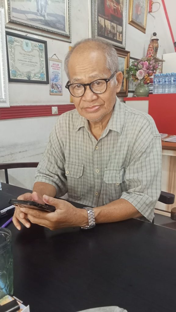 <h4><a href='https://postkotapontianak.com/heboh-lapangan-sepak-bola-bardan-nadi-ngabang-kembali-digugat/' title='HEBOH…! LAPANGAN SEPAK BOLA BARDAN NADI NGABANG KEMBALI DIGUGAT'>HEBOH…! LAPANGAN SEPAK BOLA BARDAN NADI NGABANG KEMBALI DIGUGAT</a></h4>