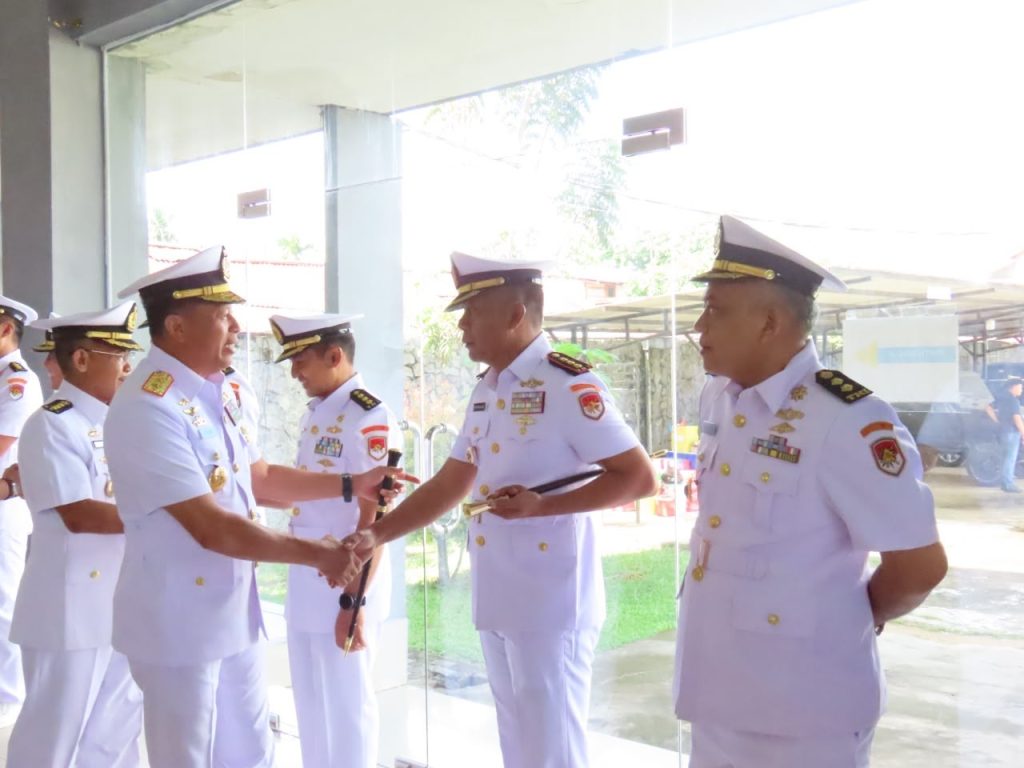 <h4><a href='https://postkotapontianak.com/regenerasi-pejabat-baru-kodaeral-xii-perkuat-sinergi-dan-profesionalisme-satuan/' title='Regenerasi Pejabat Baru, Kodaeral XII Perkuat Sinergi dan Profesionalisme Satuan'>Regenerasi Pejabat Baru, Kodaeral XII Perkuat Sinergi dan Profesionalisme Satuan</a></h4>