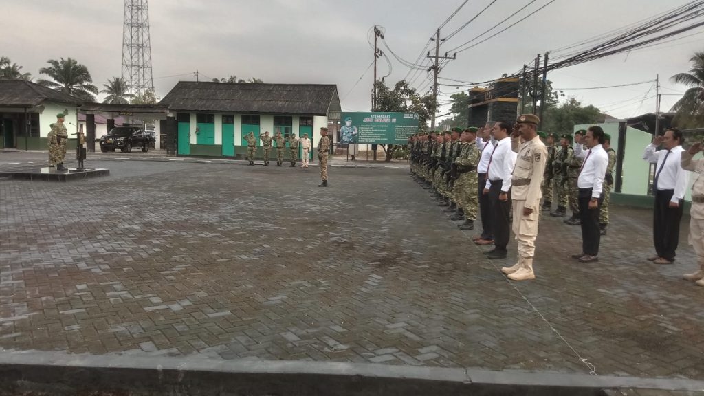 <h4><a href='https://postkotapontianak.com/refleksi-pengabdian-di-hari-jadi-kodam-xii-tanjungpura-kodim-1201-mempawah-gelar-upacara-17-an/' title='Refleksi Pengabdian di Hari Jadi Kodam XII/Tanjungpura, Kodim 1201/Mempawah Gelar Upacara 17-an'>Refleksi Pengabdian di Hari Jadi Kodam XII/Tanjungpura, Kodim 1201/Mempawah Gelar Upacara 17-an</a></h4>
