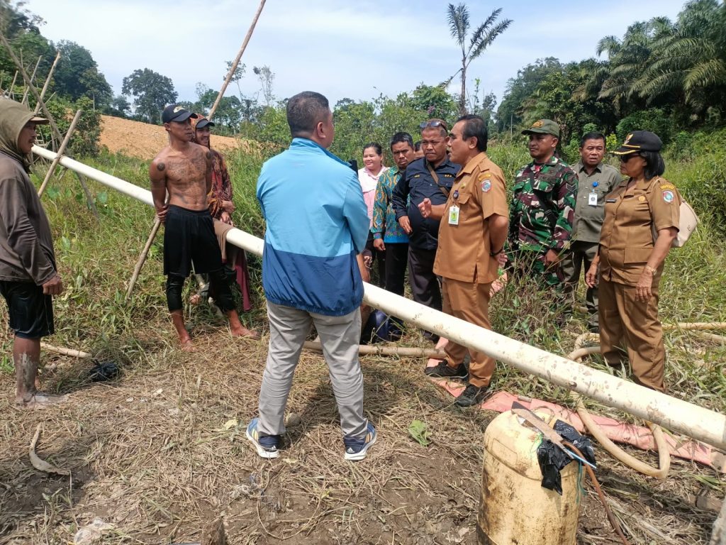 <h4><a href='https://postkotapontianak.com/patroli-terpadu-di-lokasi-peti-babinsa-koramil-1201-05-toho-perkuat-upaya-pencegahan-penambangan-ilegal/' title='Patroli Terpadu di Lokasi PETI, Babinsa Koramil 1201-05/Toho Perkuat Upaya Pencegahan Penambangan Ilegal'>Patroli Terpadu di Lokasi PETI, Babinsa Koramil 1201-05/Toho Perkuat Upaya Pencegahan Penambangan Ilegal</a></h4>