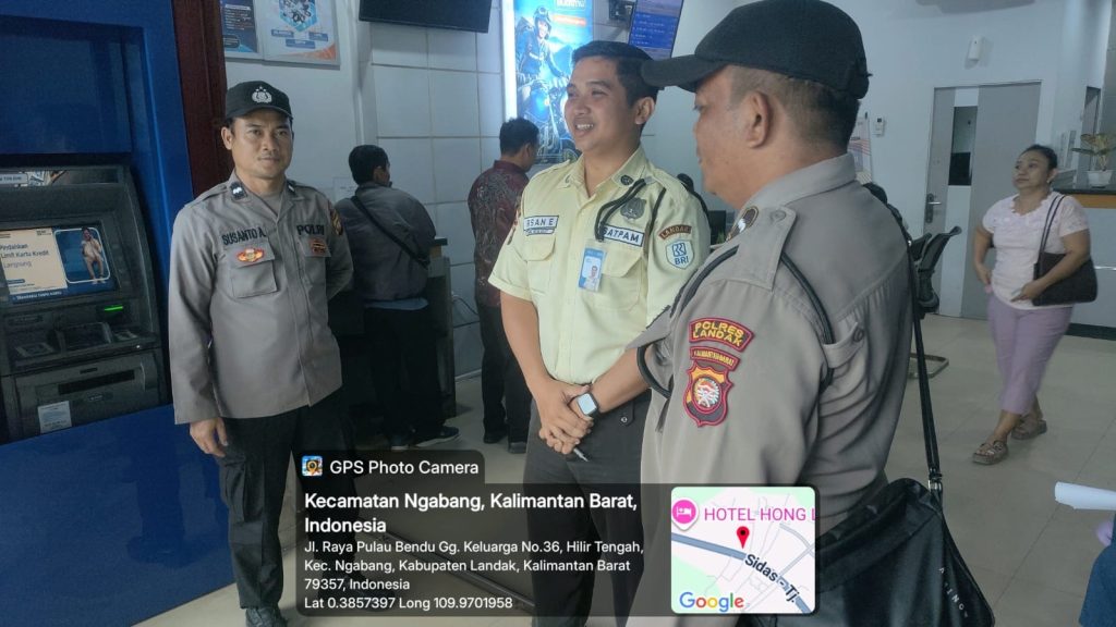 <h4><a href='https://postkotapontianak.com/pastikan-nasabah-aman-bertransaksi-polisi-gelar-patroli-dialogis-di-perbankan/' title='Pastikan Nasabah Aman Bertransaksi, Polisi Gelar Patroli Dialogis di Perbankan'>Pastikan Nasabah Aman Bertransaksi, Polisi Gelar Patroli Dialogis di Perbankan</a></h4>