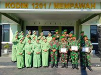 Dandim 1201/Mph Lepas Tiga Prajurit Pindah Satuan Usai Selesaikan Pendidikan Pembentukan Bintara