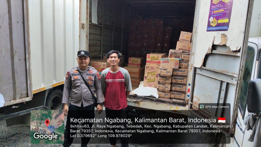 <h4><a href='https://postkotapontianak.com/saat-patroli-siang-polisi-ngabang-temui-warga-bongkar-barang-ini-pesan-yang-disampaikan/' title='Saat Patroli Siang, Polisi Ngabang Temui Warga Bongkar Barang, Ini Pesan yang Disampaikan'>Saat Patroli Siang, Polisi Ngabang Temui Warga Bongkar Barang, Ini Pesan yang Disampaikan</a></h4>