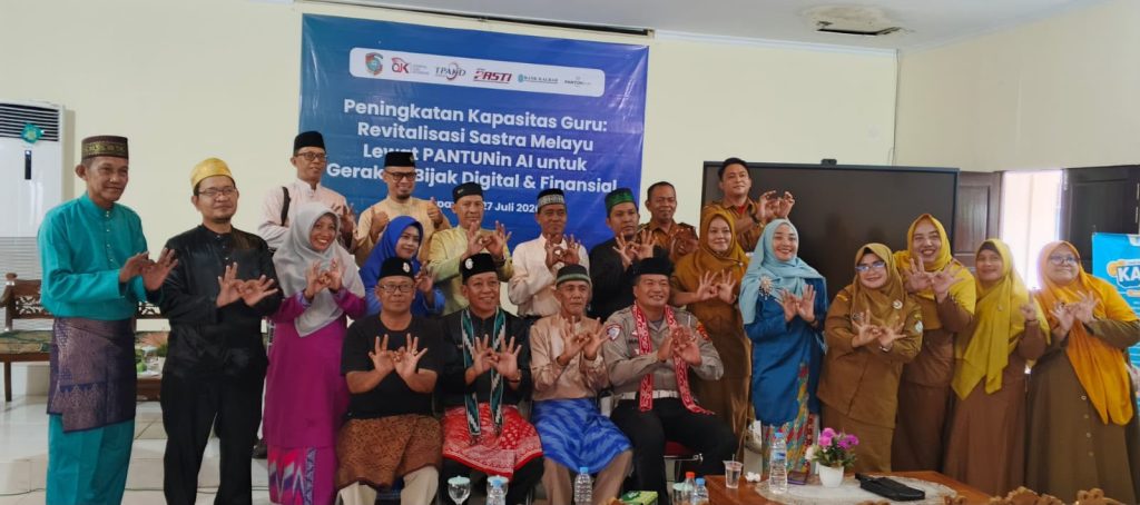 <h4><a href='https://postkotapontianak.com/sinergi-budaya-dan-ai-guru-se-kabupaten-mempawah-ikuti-pelatihan-pantunin-ai-untuk-gerakan-bijak-digital-finansial/' title='Sinergi Budaya dan AI Guru se-Kabupaten Mempawah Ikuti Pelatihan “PANTUNin AI” untuk Gerakan Bijak Digital & Finansial'>Sinergi Budaya dan AI Guru se-Kabupaten Mempawah Ikuti Pelatihan “PANTUNin AI” untuk Gerakan Bijak Digital & Finansial</a></h4>