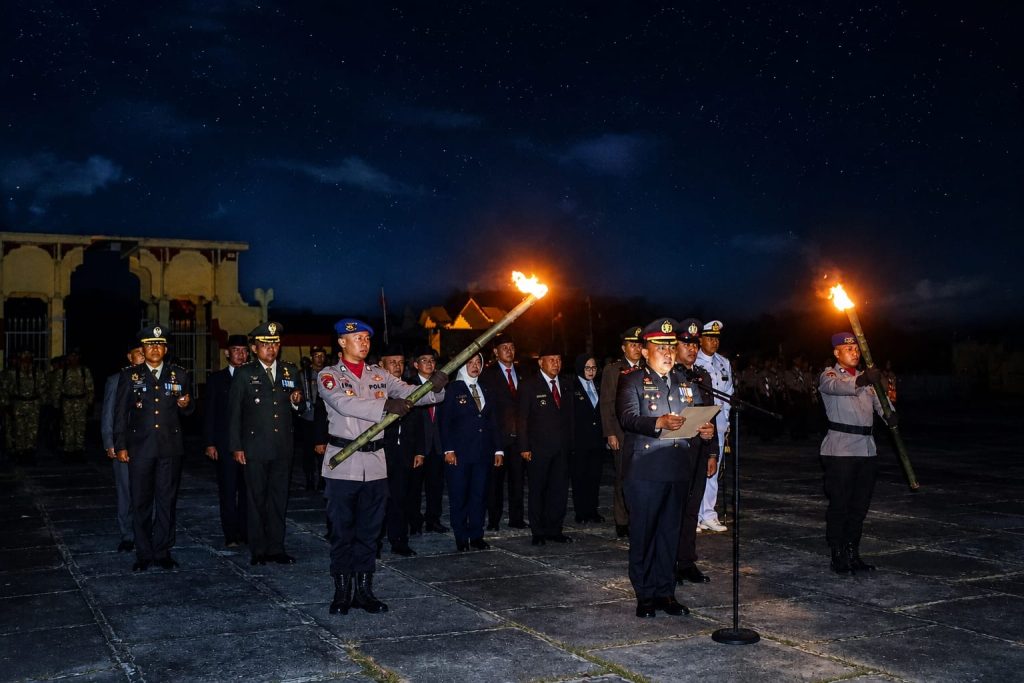 <h4><a href='https://postkotapontianak.com/hening-dalam-doa-dandim-1201-mempawah-bersama-forkopimda-kenang-jasa-para-pahlawan/' title='Hening dalam Doa, Dandim 1201/Mempawah Bersama Forkopimda Kenang Jasa Para Pahlawan'>Hening dalam Doa, Dandim 1201/Mempawah Bersama Forkopimda Kenang Jasa Para Pahlawan</a></h4>