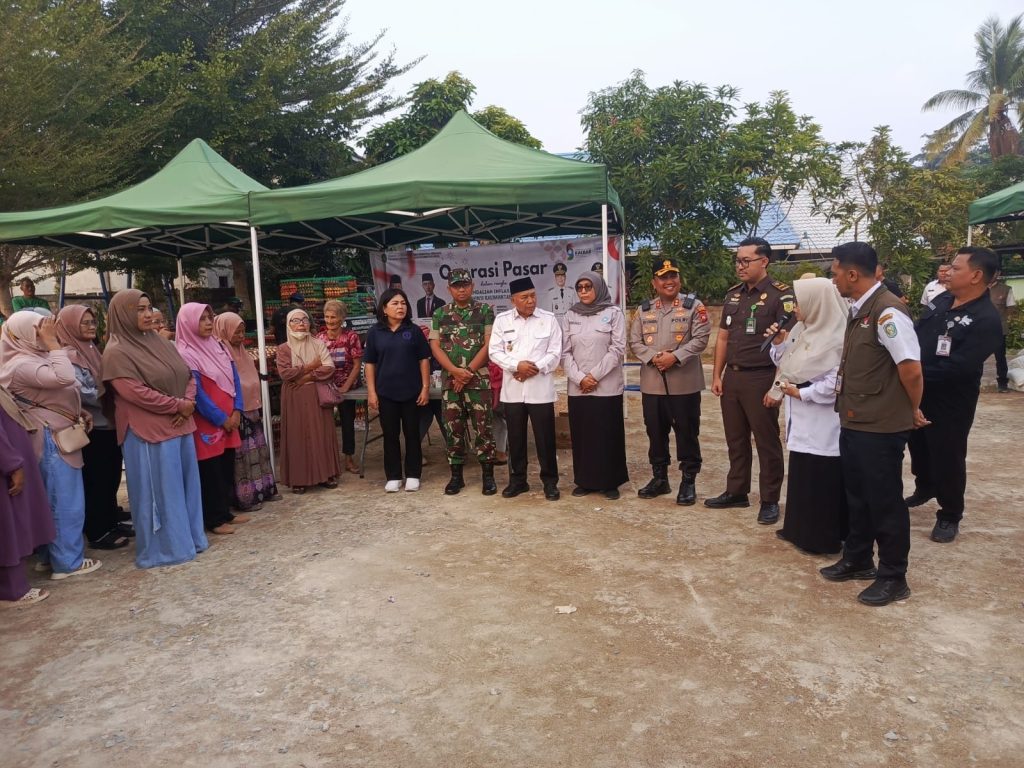 <h4><a href='https://postkotapontianak.com/kodim-1201-mempawah-dukung-pengendalian-inflasi-1-000-paket-sembako-murah-untuk-masyarakat/' title='Kodim 1201/Mempawah Dukung Pengendalian Inflasi, 1.000 Paket Sembako Murah untuk Masyarakat'>Kodim 1201/Mempawah Dukung Pengendalian Inflasi, 1.000 Paket Sembako Murah untuk Masyarakat</a></h4>