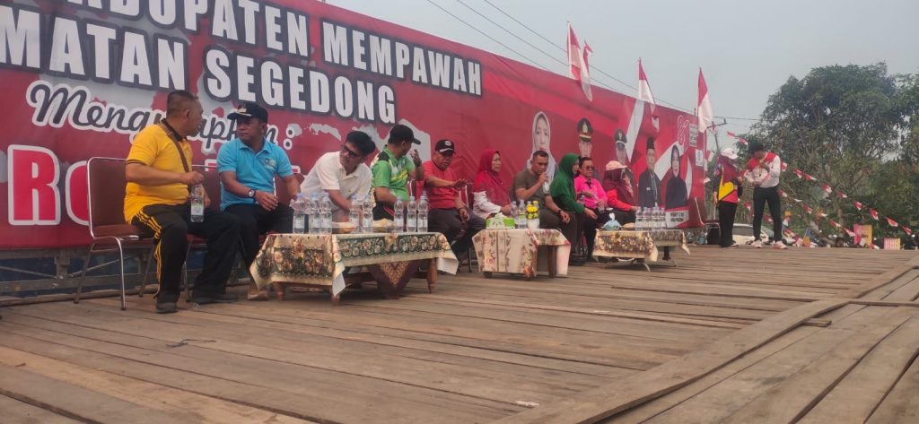 <h4><a href='https://postkotapontianak.com/semangat-kemerdekaan-koramil-1201-01-jongkat-bersama-warga-segedong-gelar-jalan-santai-dan-senam-bersama/' title='Semangat Kemerdekaan, Koramil 1201-01/Jongkat Bersama Warga Segedong Gelar Jalan Santai dan Senam Bersama'>Semangat Kemerdekaan, Koramil 1201-01/Jongkat Bersama Warga Segedong Gelar Jalan Santai dan Senam Bersama</a></h4>