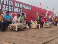 Semangat Kemerdekaan, Koramil 1201-01/Jongkat Bersama Warga Segedong Gelar Jalan Santai dan Senam Bersama