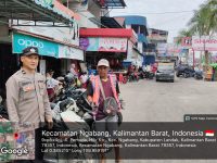 Humanis dan Responsif, Polisi Beri Imbauan kepada Tukang Parkir Saat Patroli Siang