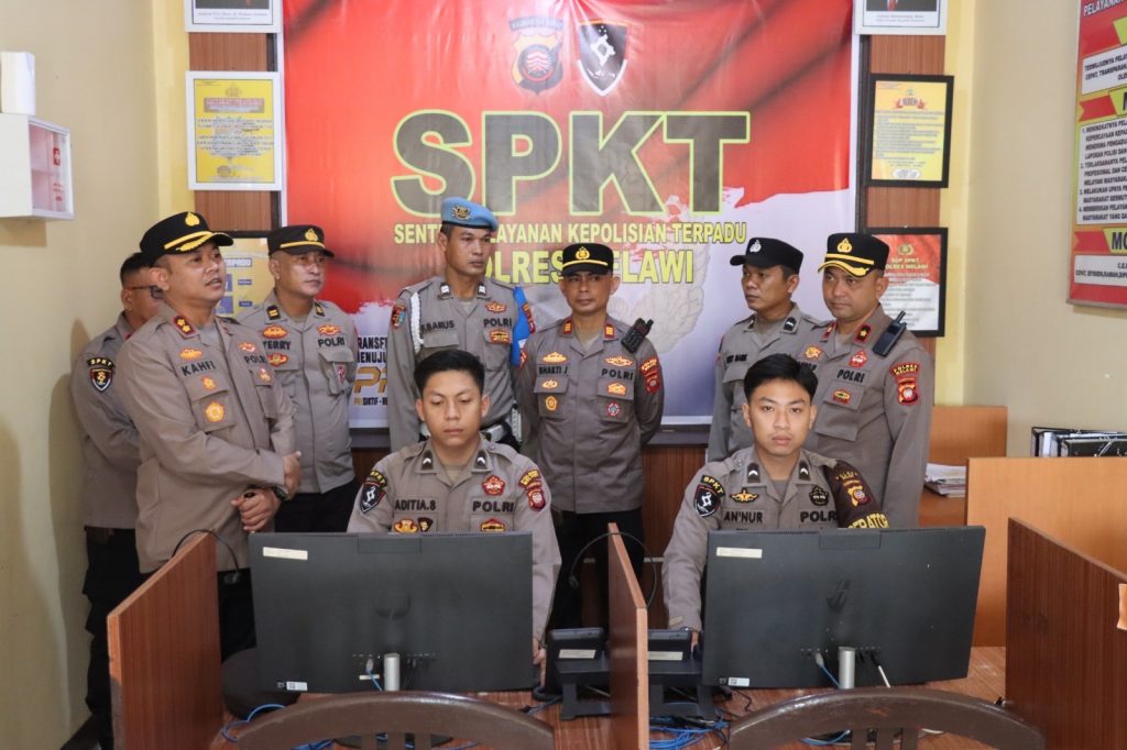 <h4><a href='https://postkotapontianak.com/kapolres-melawi-cek-layanan-110-pastikan-pelayanan-kepada-masyarakat-berjalan-optimal/' title='Kapolres Melawi Cek Layanan 110, Pastikan Pelayanan Kepada Masyarakat Berjalan Optimal'>Kapolres Melawi Cek Layanan 110, Pastikan Pelayanan Kepada Masyarakat Berjalan Optimal</a></h4>