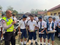 Polisi Jadi Pembina Upacara di SMPN 9 Ngabang, Siswa Diingatkan Stop Knalpot Brong dan Bullying