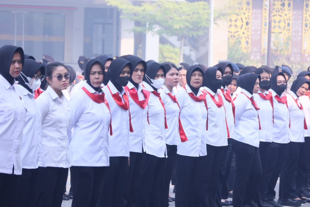 <h4><a href='https://postkotapontianak.com/pakor-polwan-polda-kalbar-pimpin-gaktibplin-tekankan-disiplin-dan-profesionalisme/' title='Pakor Polwan Polda Kalbar Pimpin Gaktibplin, Tekankan Disiplin dan Profesionalisme'>Pakor Polwan Polda Kalbar Pimpin Gaktibplin, Tekankan Disiplin dan Profesionalisme</a></h4>