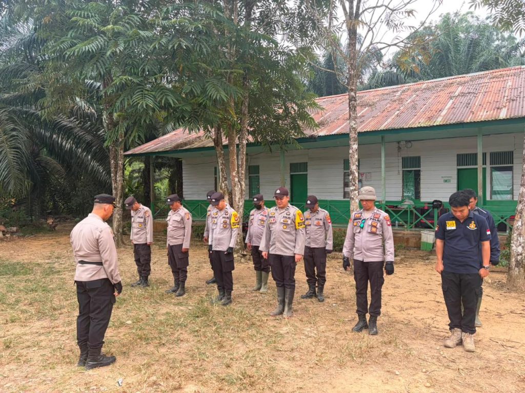 <h4><a href='https://postkotapontianak.com/kapolsek-sayan-pimpin-apel-kesiapan-personel-jelang-pengamanan-rapat-koordinasi-dan-penyampaian-aspirasi-masyarakat/' title='Kapolsek Sayan Pimpin Apel Kesiapan Personel Jelang Pengamanan Rapat Koordinasi dan Penyampaian Aspirasi Masyarakat'>Kapolsek Sayan Pimpin Apel Kesiapan Personel Jelang Pengamanan Rapat Koordinasi dan Penyampaian Aspirasi Masyarakat</a></h4>