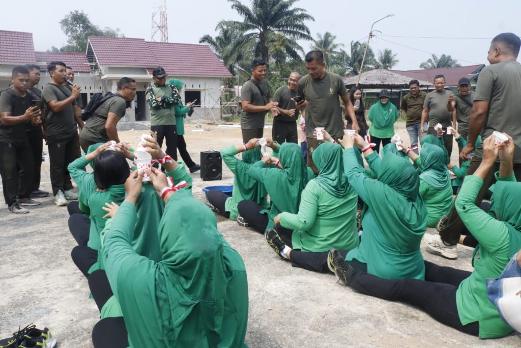 <h4><a href='https://postkotapontianak.com/semarak-hut-ke-81-ri-kodim-1201-mempawah-adu-kekompakan-prajurit-persit-dan-anak-kolong/' title='Semarak HUT ke-81 RI, Kodim 1201/Mempawah Adu Kekompakan Prajurit, Persit dan “Anak Kolong”'>Semarak HUT ke-81 RI, Kodim 1201/Mempawah Adu Kekompakan Prajurit, Persit dan “Anak Kolong”</a></h4>