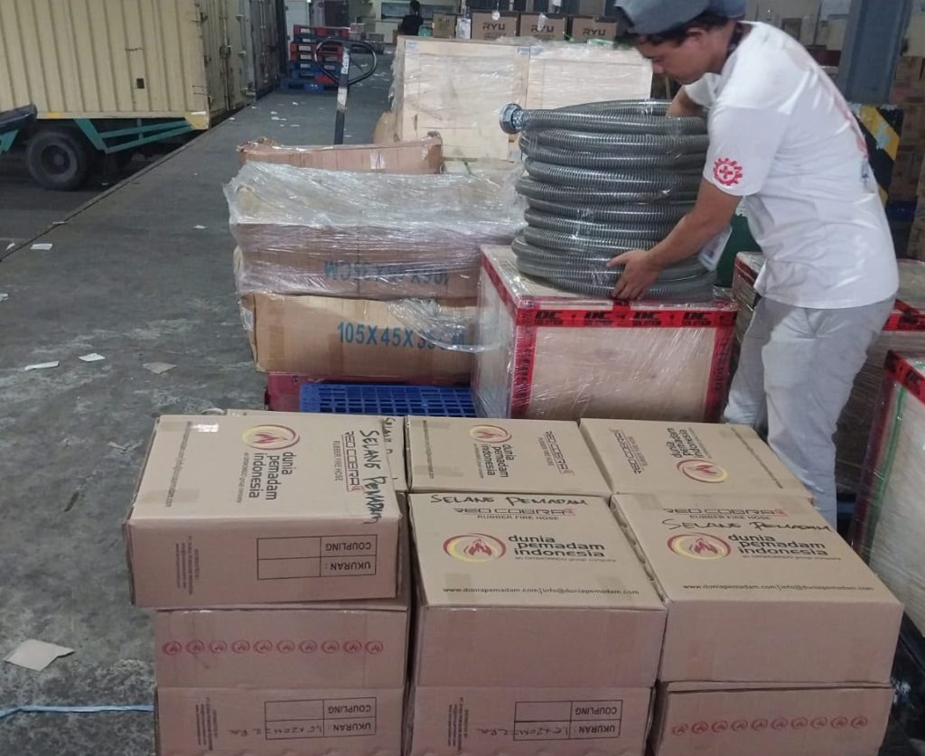 Bantuan Karhutla Polri Tiba di Kalbar, Distribusi ke Wilayah Lain Bertahap