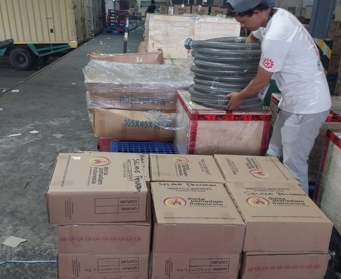 Bantuan Karhutla Polri Tiba di Kalbar, Distribusi ke Wilayah Lain Bertahap