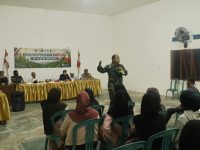 Tak Kenal Waktu, Malam Pun Jadi Ladang Edukasi Tim Penyuluh Mabes TNI Cegah Karhutla di Sungai Kunyit