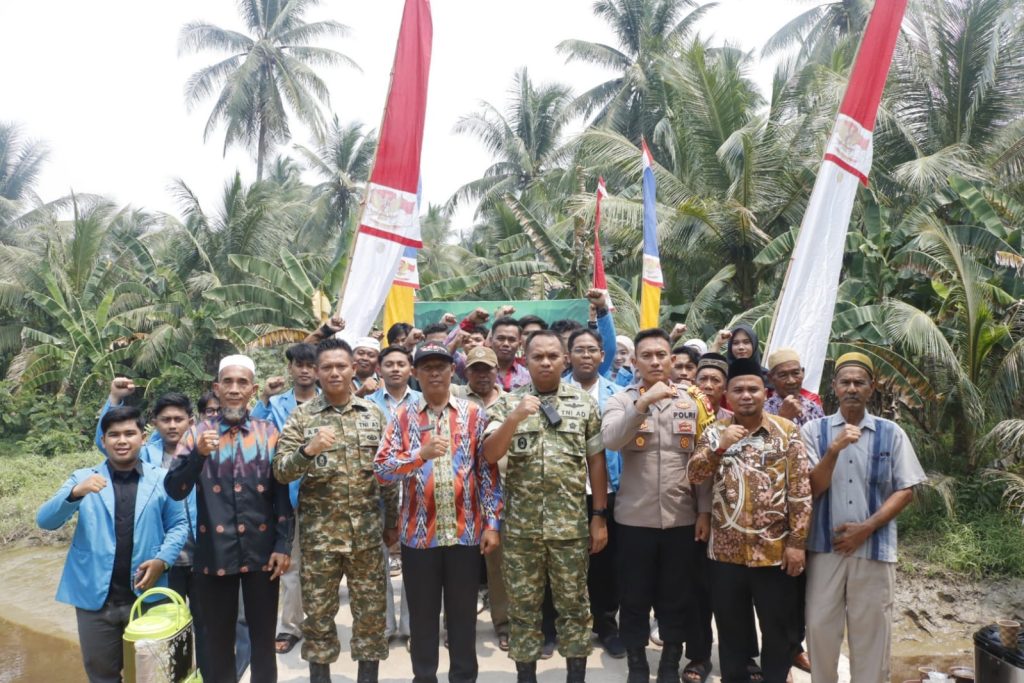 <h4><a href='https://postkotapontianak.com/tiga-jembatan-garuda-di-mempawah-ikut-diluncurkan-serentak-bersama-2-500-titik-di-seluruh-indonesia/' title='TIGA JEMBATAN GARUDA DI MEMPAWAH IKUT DILUNCURKAN SERENTAK BERSAMA 2.500 TITIK DI SELURUH INDONESIA'>TIGA JEMBATAN GARUDA DI MEMPAWAH IKUT DILUNCURKAN SERENTAK BERSAMA 2.500 TITIK DI SELURUH INDONESIA</a></h4>